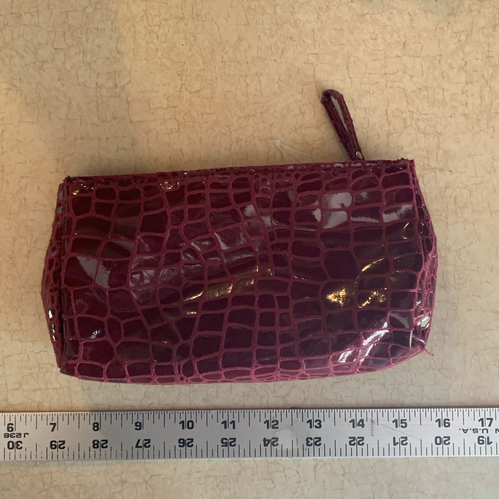 Small cosmetic case